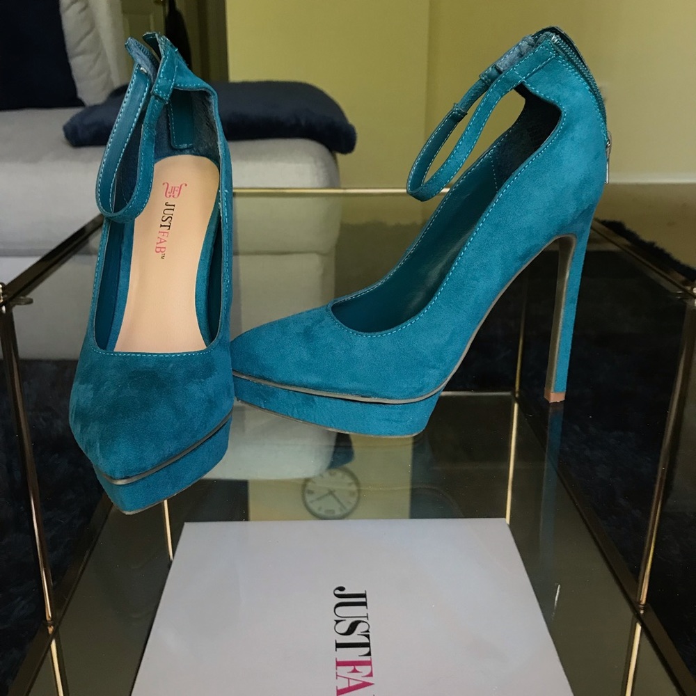 JustFab Platform pointed-toe heels